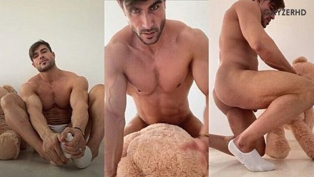 Influencer MarioH fucks a teddy bear