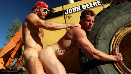 Two Horny Workers Fuck – Matt Dubbe and CurvedKing